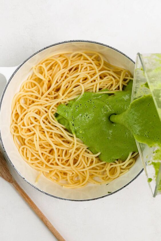 vegan pasta with green sauce