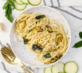 vegan pasta with green sauce