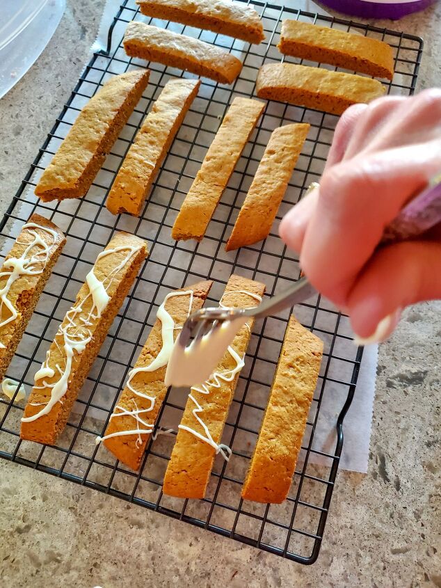 the best gingerbread biscotti with white chocolate