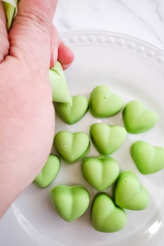 how to make grinch candy for christmas treats and food gifts
