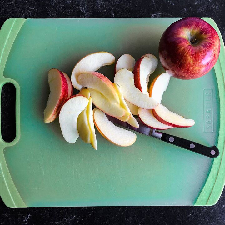 , Core and slice the apples