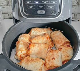easy homemade air fryer pizza rolls with only five ingredients