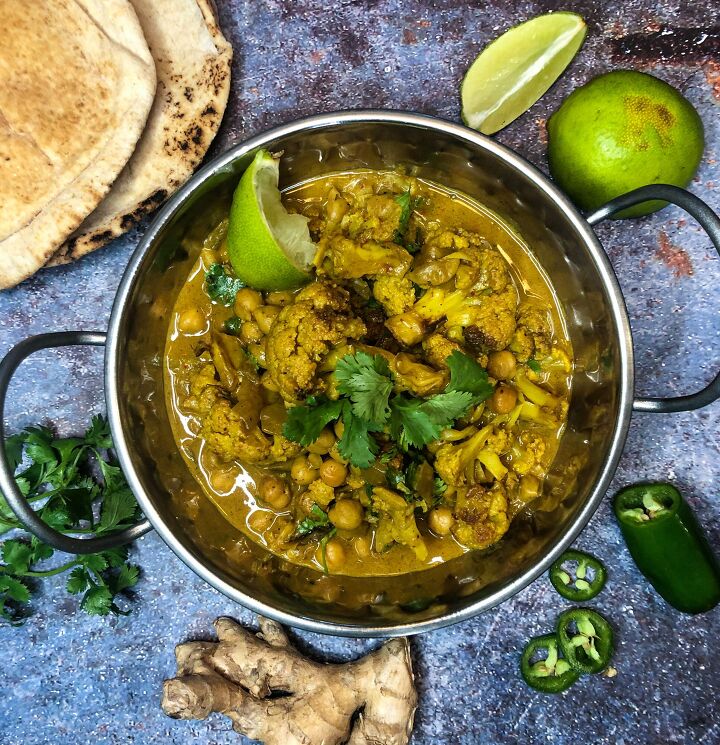 cauliflower and chickpea curry
