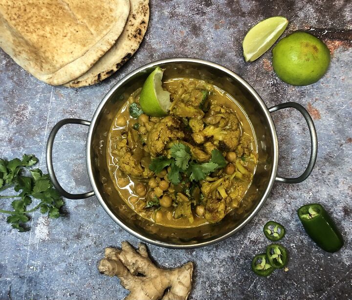 cauliflower and chickpea curry