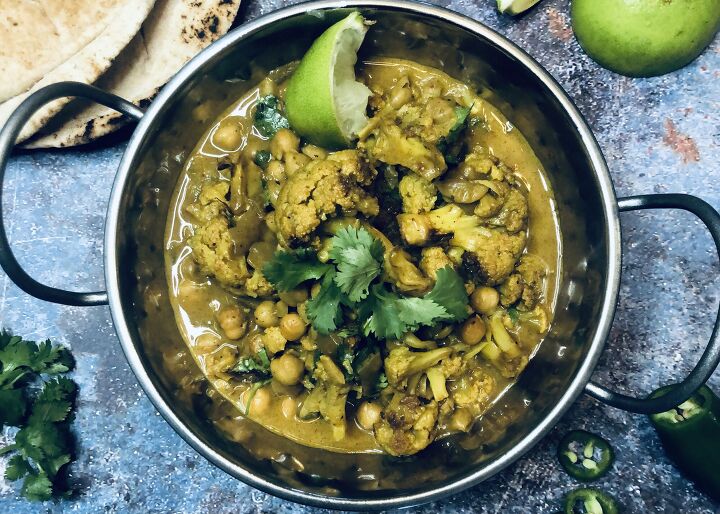 cauliflower and chickpea curry