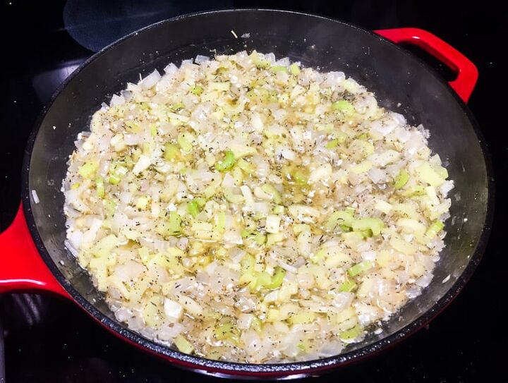 cornbread dressing with sausage and cranberry, Cook the celery and onions