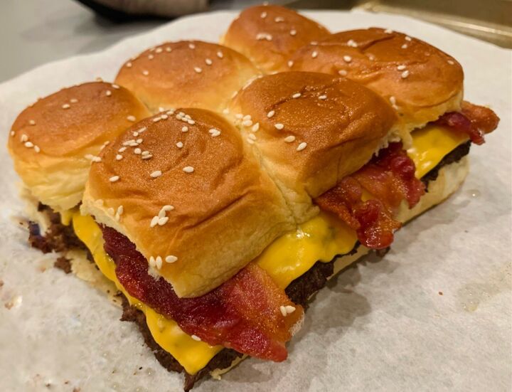 bacon cheeseburger sliders