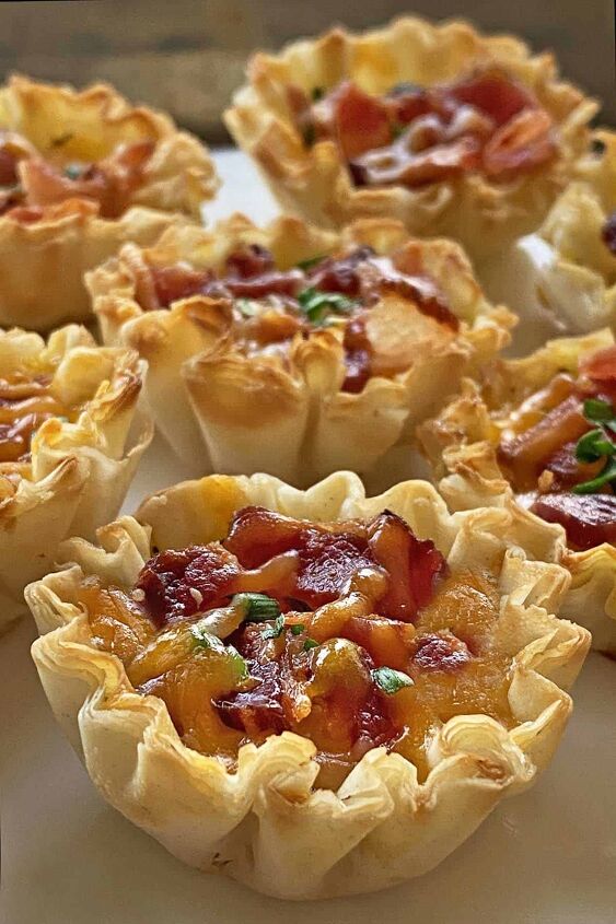 s 11 appetizers for new year s parties, Bacon Cheddar Mini Quiches