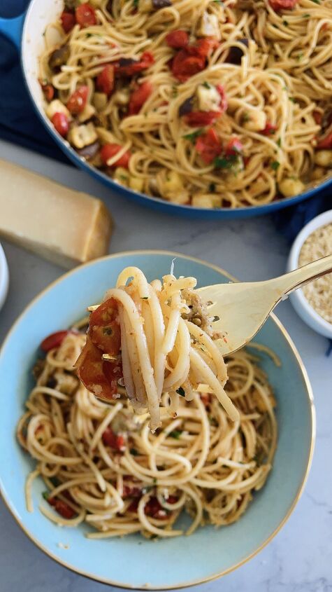 roasted eggplant and cherry tomato garlic spaghetti with toasted bread