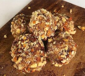 When you need a quick boost of energy, but don't want any processed junk, give these a try!