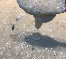 How to make a thick, garlicky, and creamy pasta sauce that's just perfect