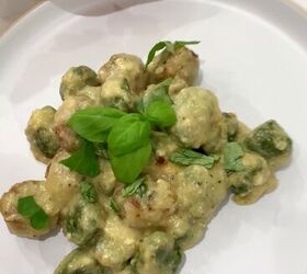 How to make a thick, garlicky, and creamy cheese sauce without using any dairy