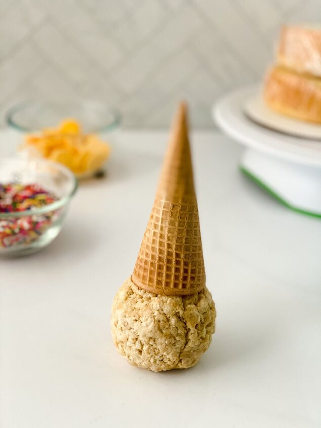 how to make a fun melted ice cream cone cake