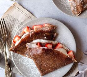 Next time you want to spoil yourself for breakfast, try these crêpes with a chocolatey twist