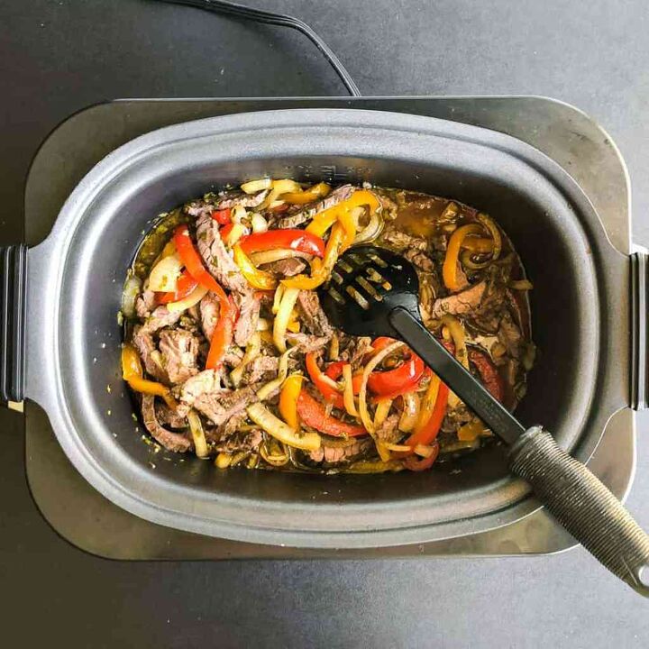 slow cooker carne asada, Return beef to slow cooker and stir togther