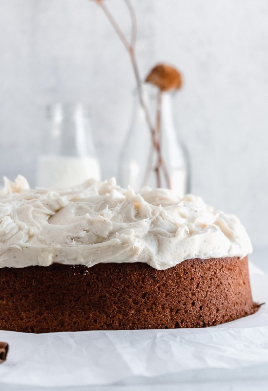 spiced vanilla chai cake with vanilla bean frosting