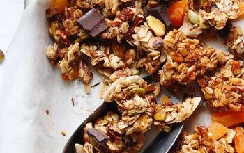 My Favorite Granola (Apricot, Ginger & Dark Chocolate)