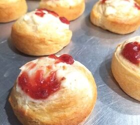 the 4 ingredients strawberry danish easy breakfast recipe you will lov