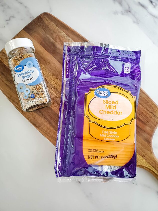 keto friendly everything but the bagel cheddar crisps