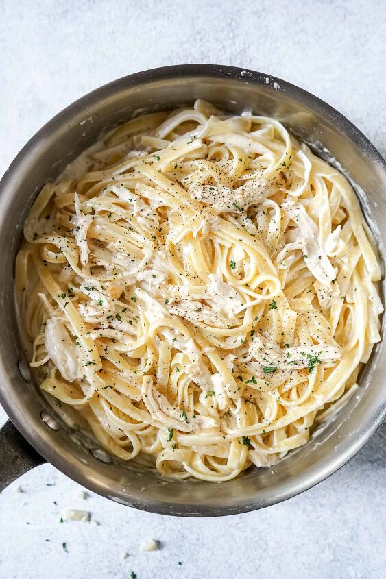 creamy garlic parmesan chicken pasta