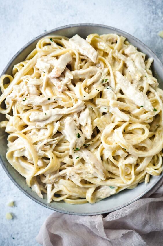 creamy garlic parmesan chicken pasta