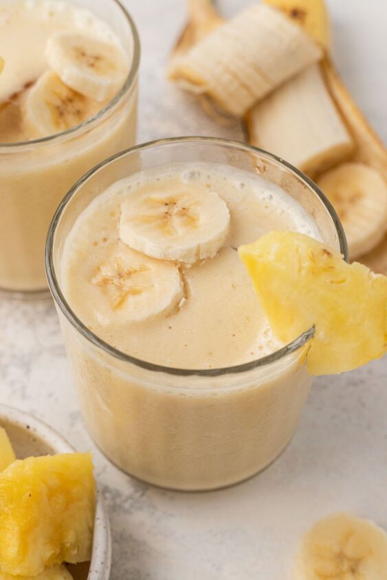 pineapple banana smoothie