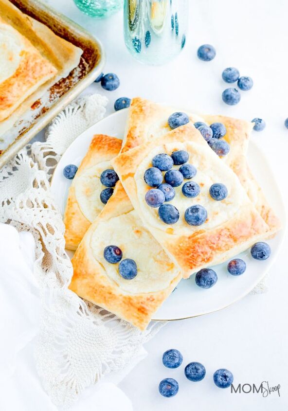 easy puff pastry cheese danish, Classic Danish topped with blueberries