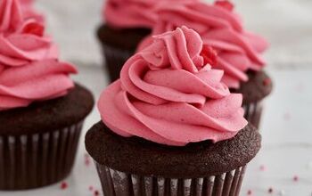 Chocolate Cupcakes With Raspberry Buttercream Frosting