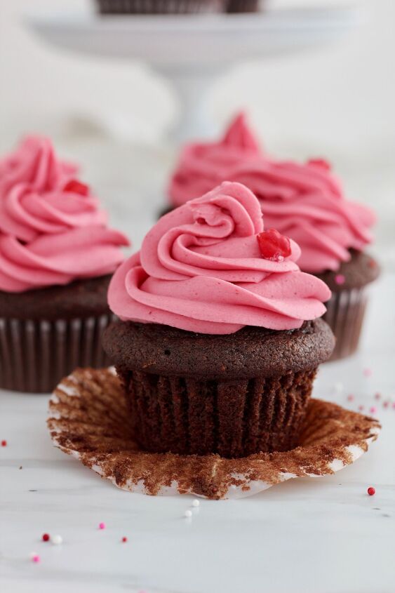 chocolate cupcakes with raspberry buttercream frosting