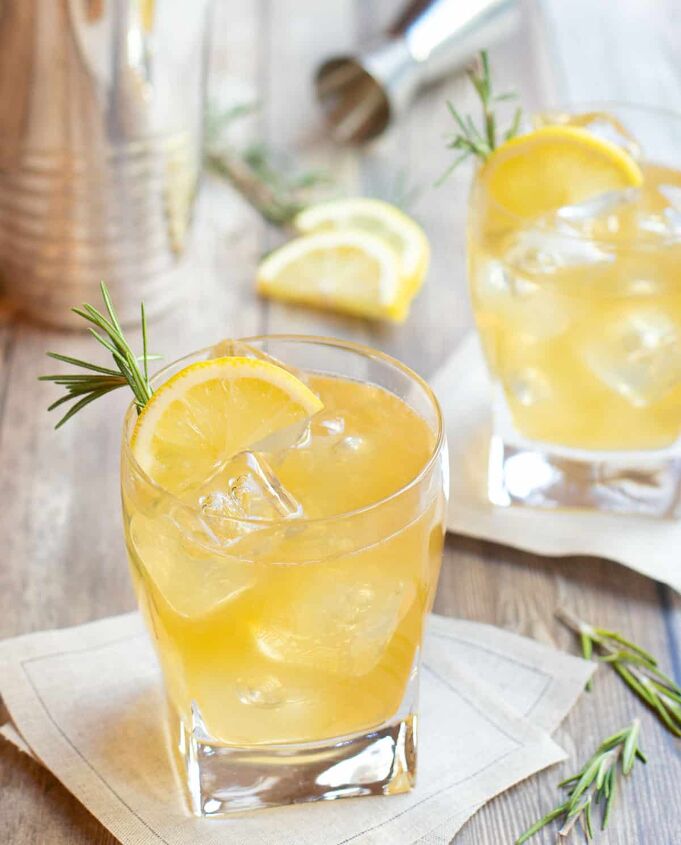 lemon ginger whiskey cocktail