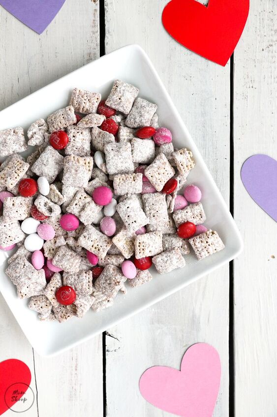 how to make valentines day puppy chow