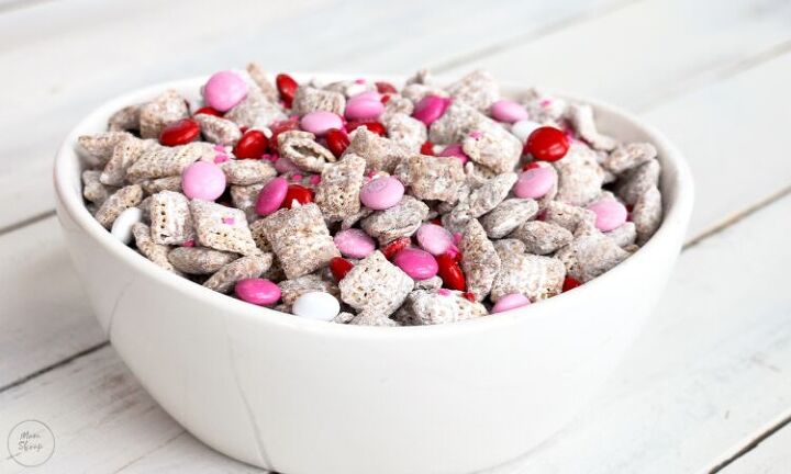 how to make valentines day puppy chow