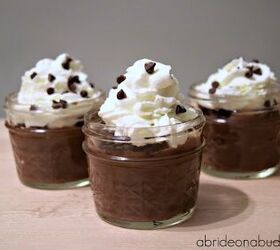 These homemade pudding cups are perfect for a party or as an afternoon snack