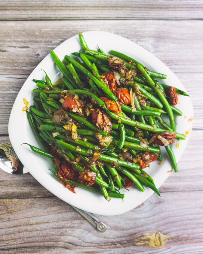 green beans with tomato confit and shallots