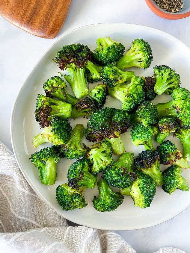 15 quick easy air fryer recipes youll want to make on repeat, Easy Crispy Air Fryer Frozen Broccoli