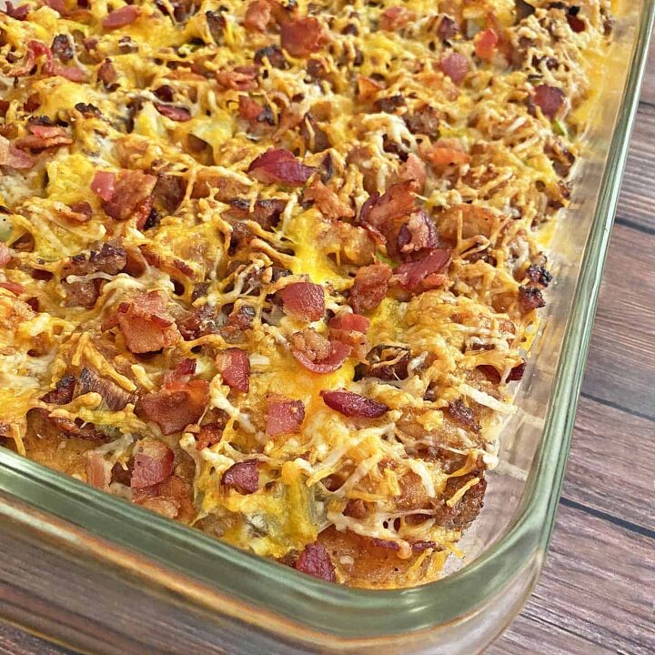 easy tater tot breakfast casserole with bacon and sausage