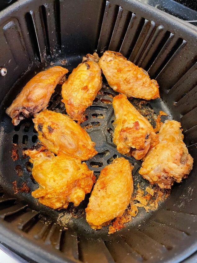 air fryer frozen chicken wings, Cook chicken wings toss in the middle of cooking time and take the internal temperature when time is up