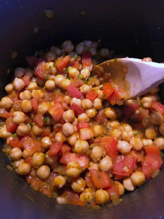 spicy chickpea and tomato soup