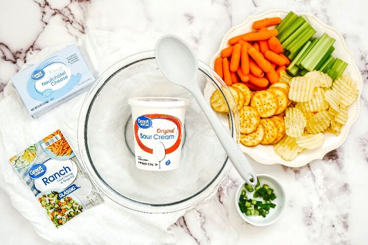 easy ranch dip for chips and veggies