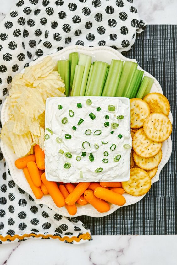 easy ranch dip for chips and veggies