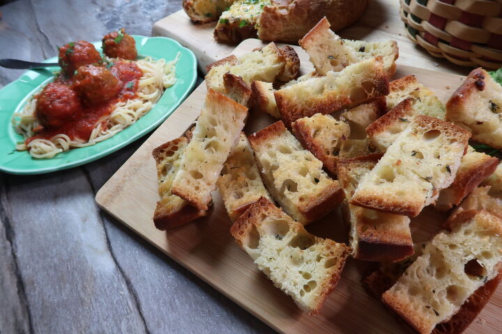 three simple but oh so good garlic breads