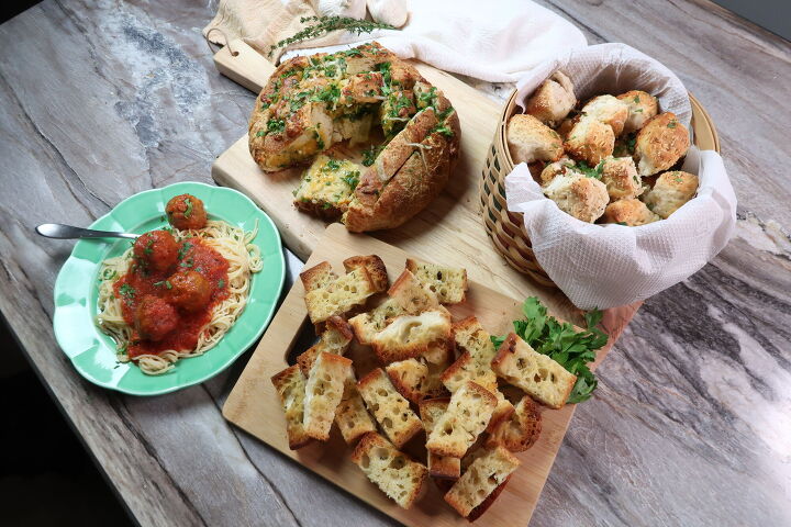 three simple but oh so good garlic breads