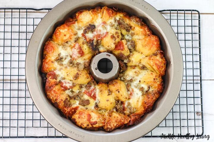 easy biscuit pull apart pizza bread