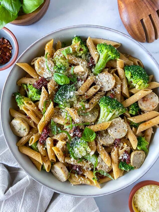 chicken sausage pasta with broccoli