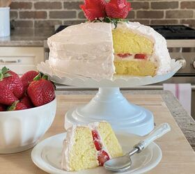 The Best Vanilla Strawberry Cake