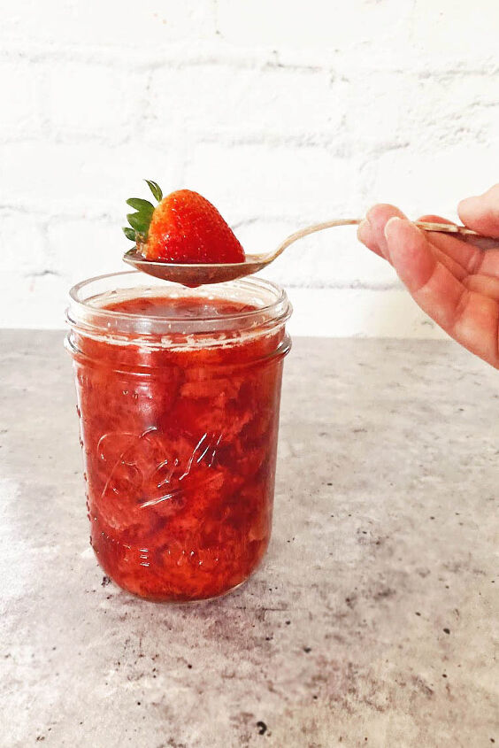 homemade strawberry compote sauce