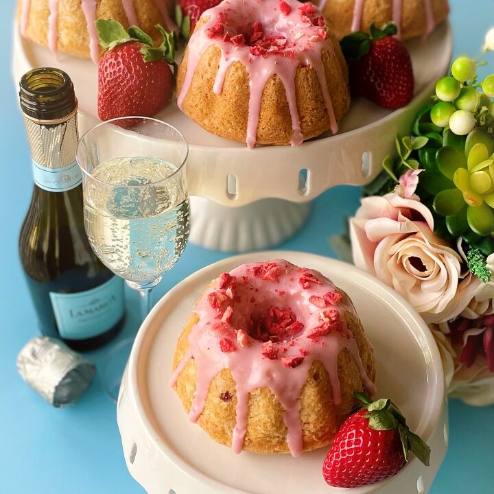 strawberry champagne mini bundt cakes