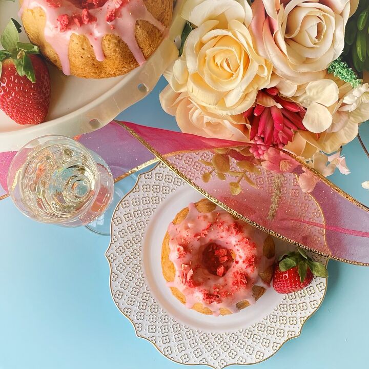 strawberry champagne mini bundt cakes