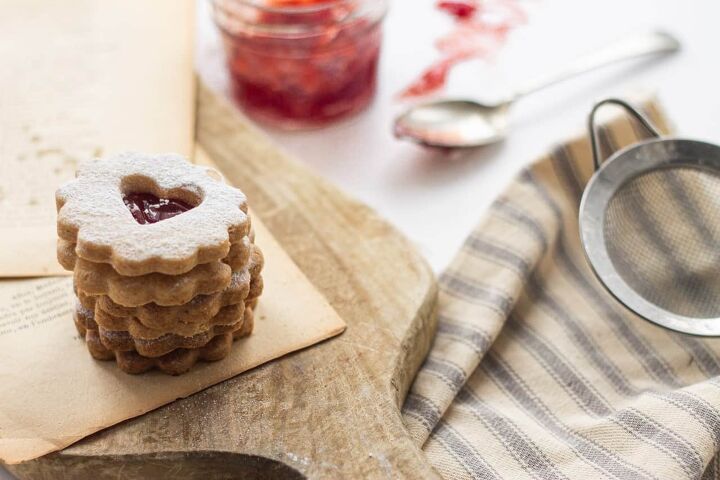 how to make vegan agave syrup linzer cookies
