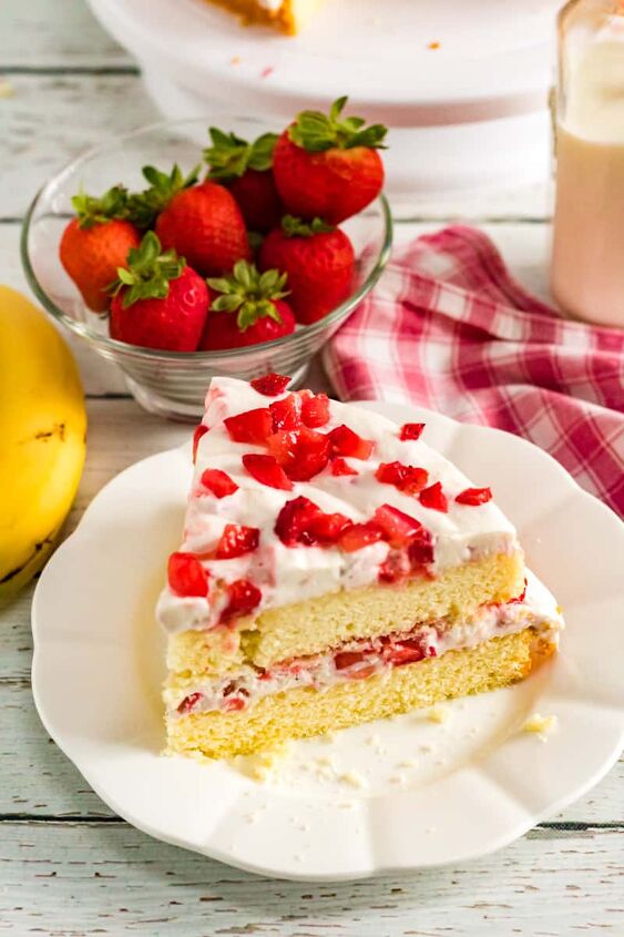 best strawberry banana cake with whipped cream icing